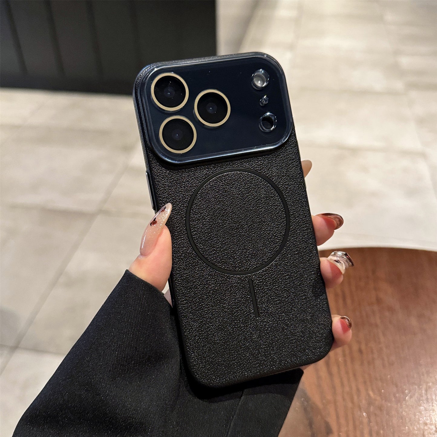 The Textured Leather MagSafe Case